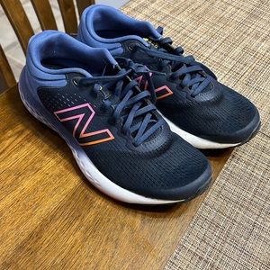 New balance 520 size 9 womens